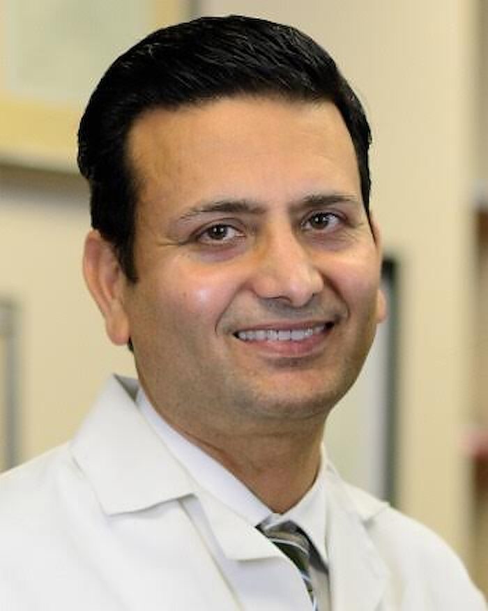 Dr. Mohammad Riaz, MD, medical oncologist in Katy TX